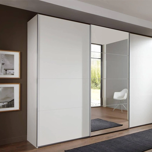 White mat painting sliding door with mirror cloest 1