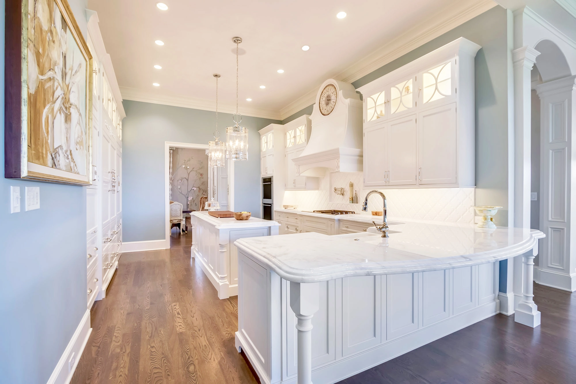 Formal traditional white kitchen with custom hood-Allandcabinet 1