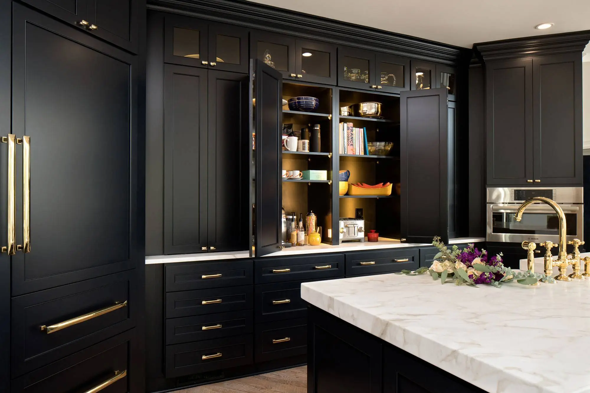 Tansitional full overlay door dark blue painted shaker kitchen 1