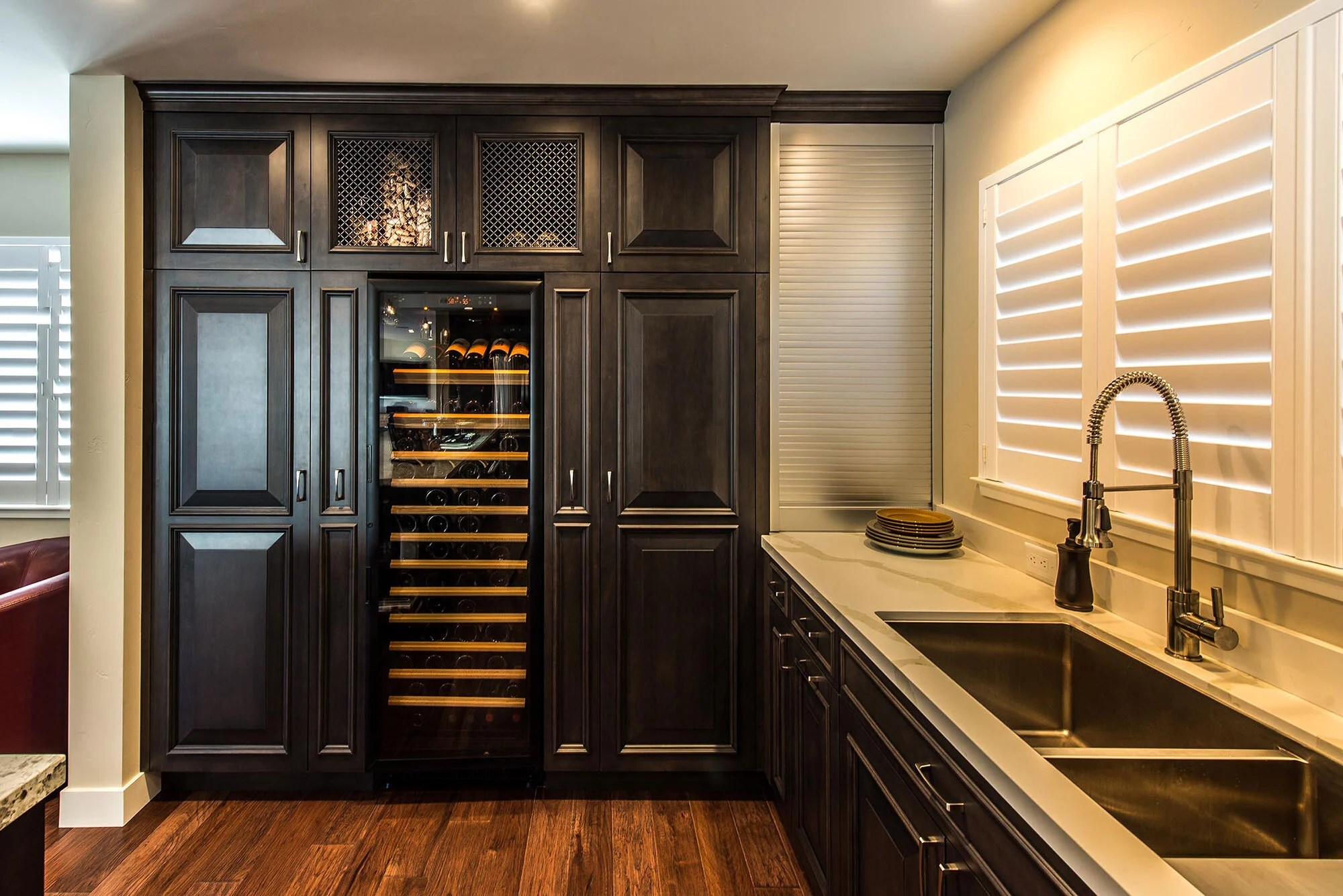 Traditional kitchen with dark stained maple wood-Allandcabinet 1