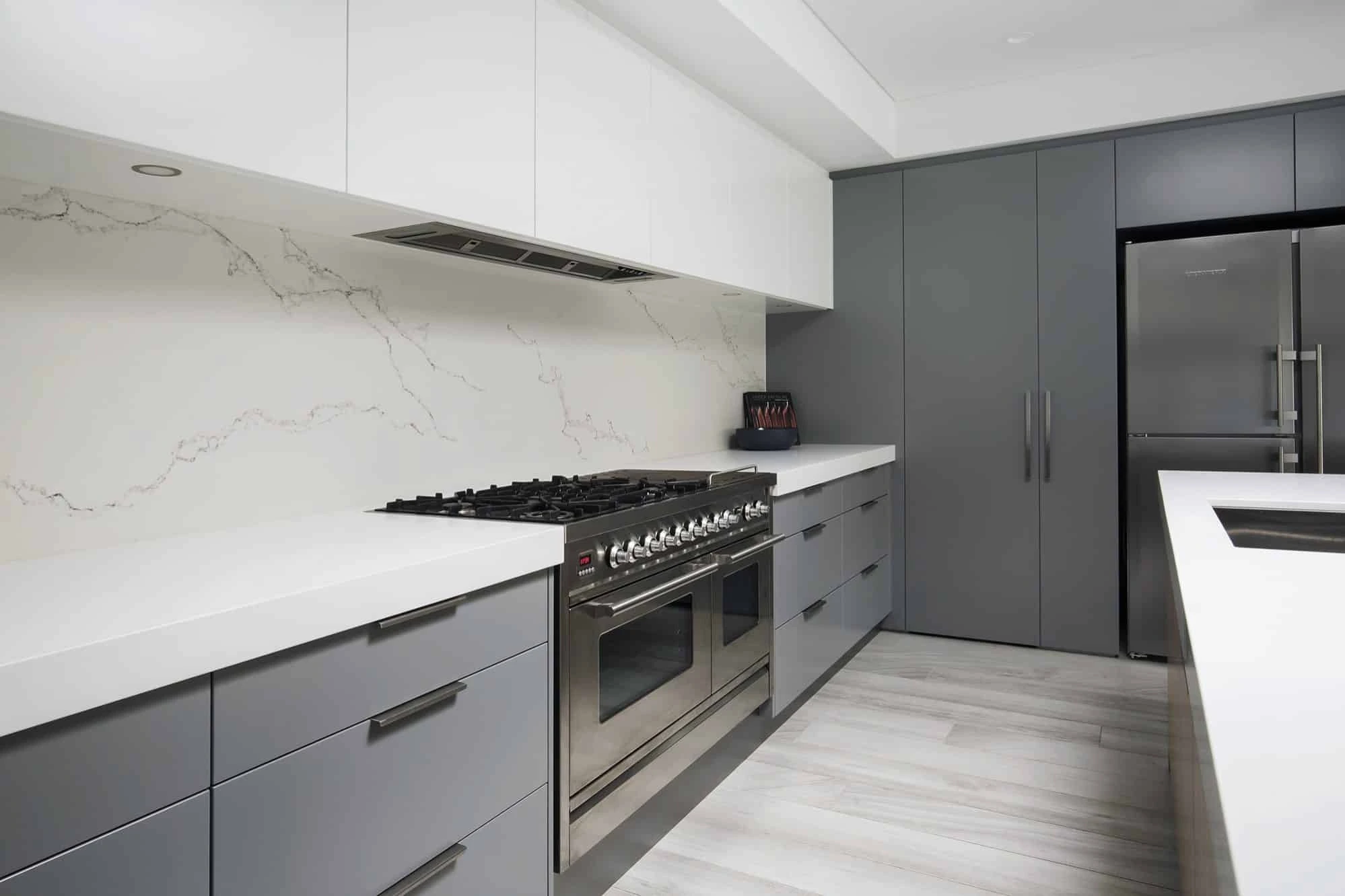 White and grey mat lacquer cabinet with wood tone island-Allandcabinet 1