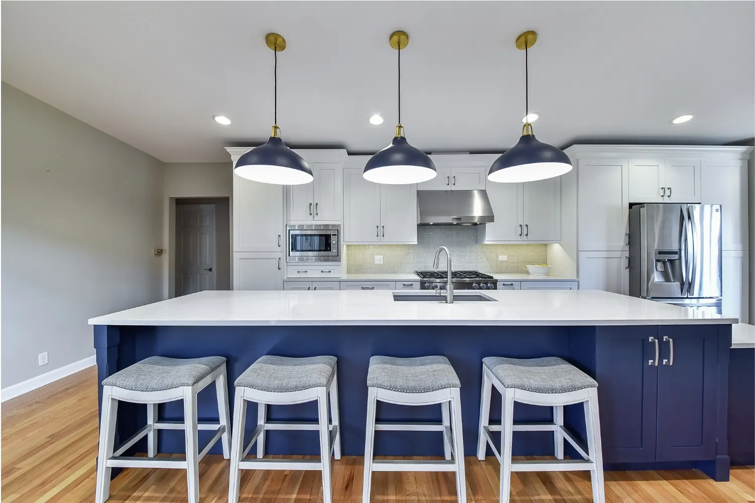 High Endkitchen Furniture Supplier for Apartment Mat Lacquer Shaker 5