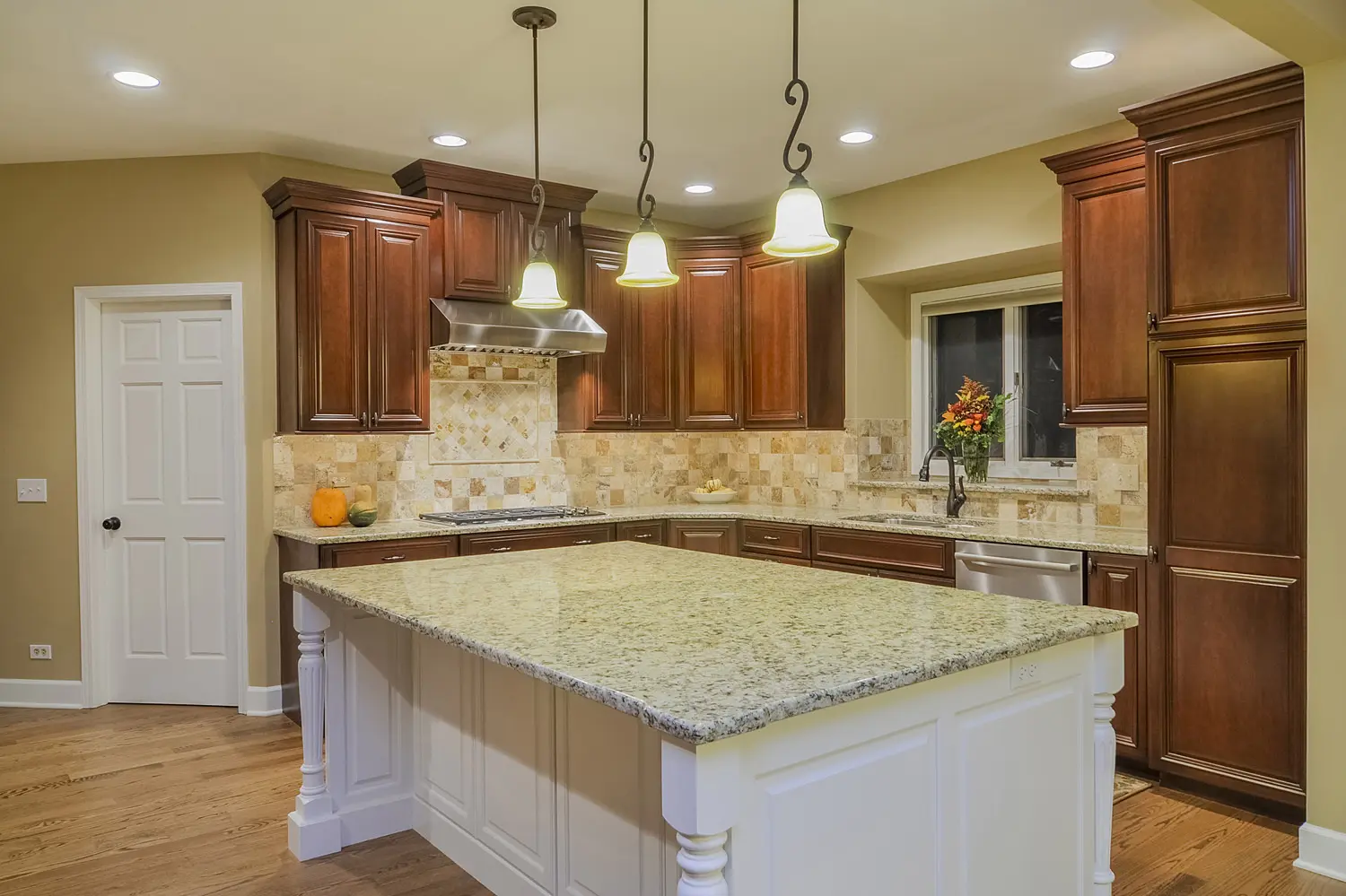 Expurgate Traditional Kitchen White Cabinets Price List 2