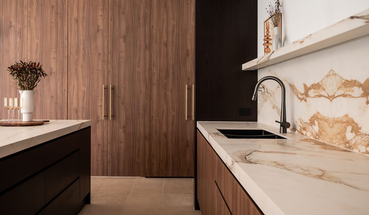 AllandCabinet Modern Kitchen Cabinet Wood Grain Textured Based Cabinet With Black Lacquer Painted Quartzite Countertop Island 5