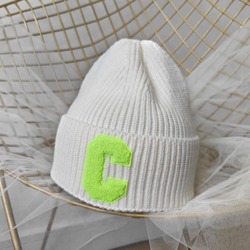 Neue, heiß verkaufte Wintermützen, minimalistische Wollmütze mit großem C-Buchstaben 16
