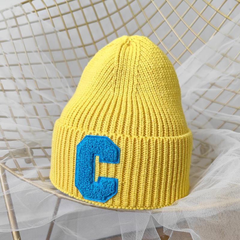 Neue, heiß verkaufte Wintermützen, minimalistische Wollmütze mit großem C-Buchstaben 12