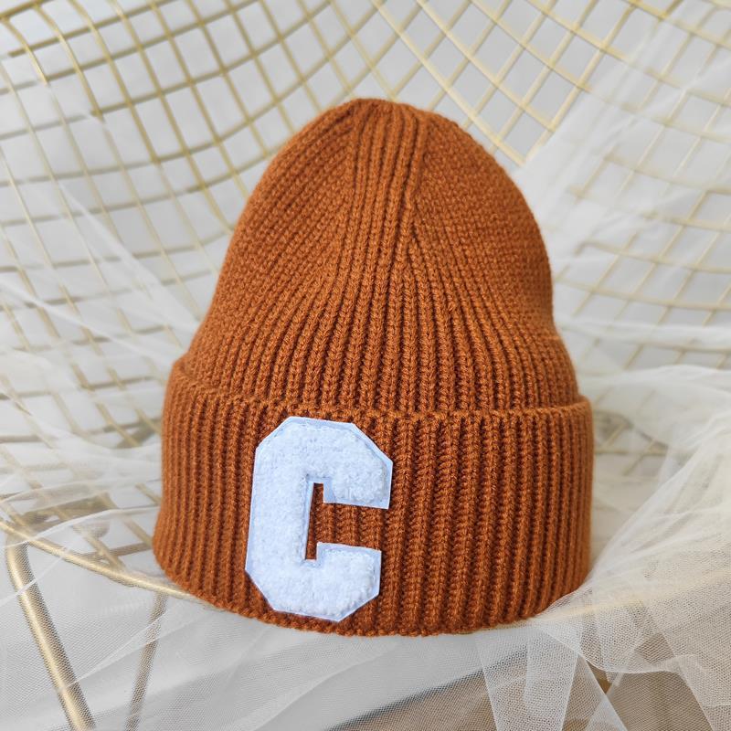 Neue, heiß verkaufte Wintermützen, minimalistische Wollmütze mit großem C-Buchstaben 10