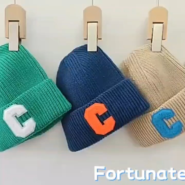 Neue, heiß verkaufte Wintermützen, minimalistische Wollmütze mit großem C-Buchstaben 1