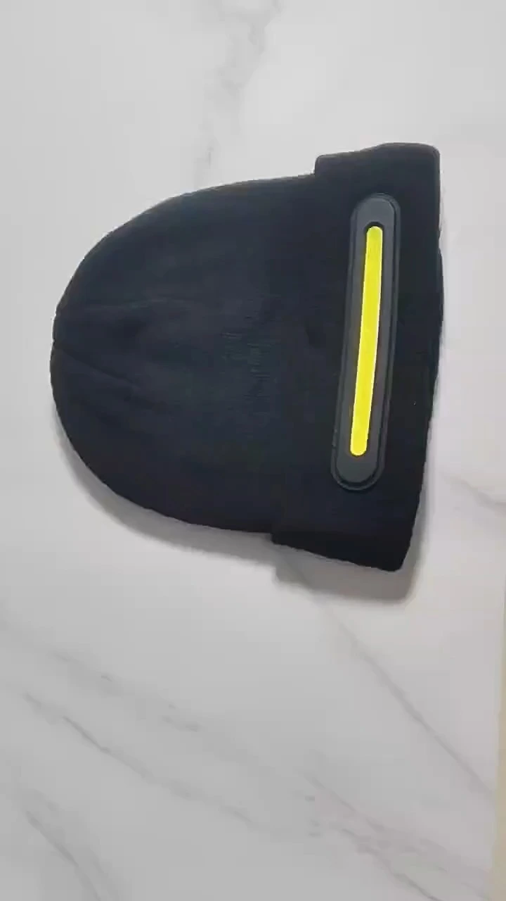 لا غنى عنها لعشاق الموضة! قبعة متوهجة بإضاءة LED ملونة مع موسيقى بلوتوث لاسلكية 1