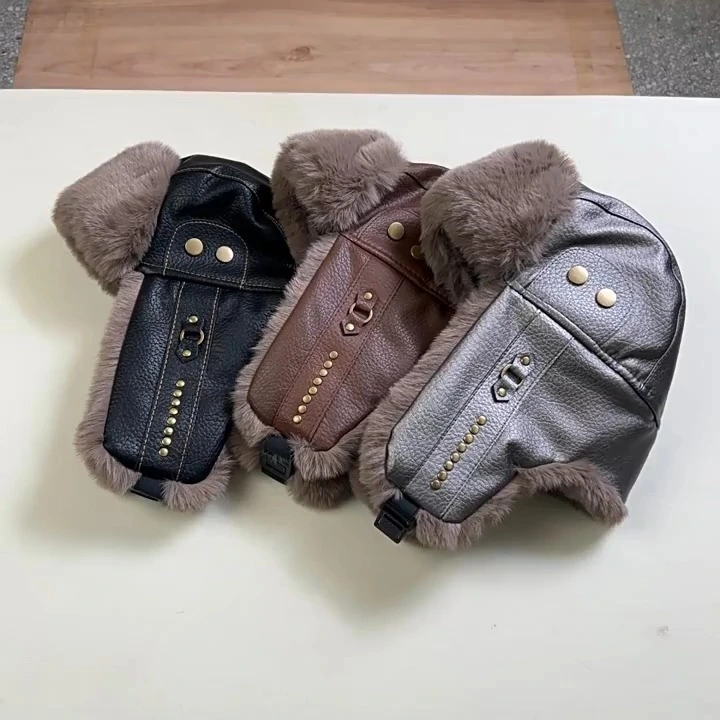 Chapeau trappeur chic en similicuir 1