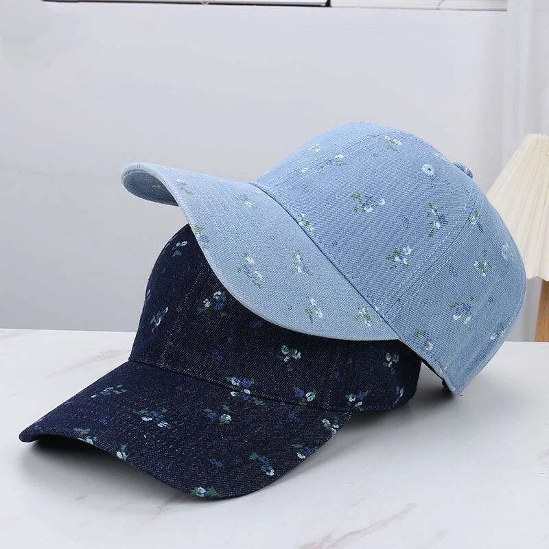 Gorra de béisbol minimalista con bordado de flor pequeña 1
