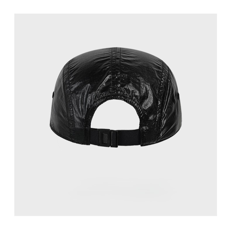 Metallic fabric stitching, inner band and rear buckle details