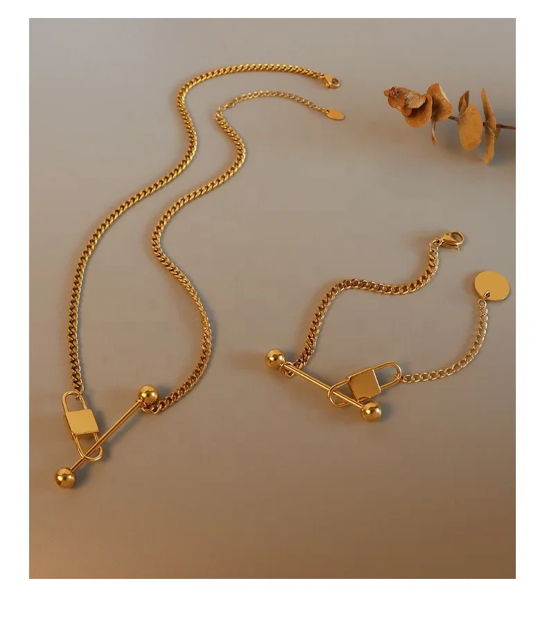 Stainless Steel Gold Plated Jewelry Sets Lock Clasp Pendant Fashion Jewelry Necklace And Bracelet Titanium Steel Jewelry 1