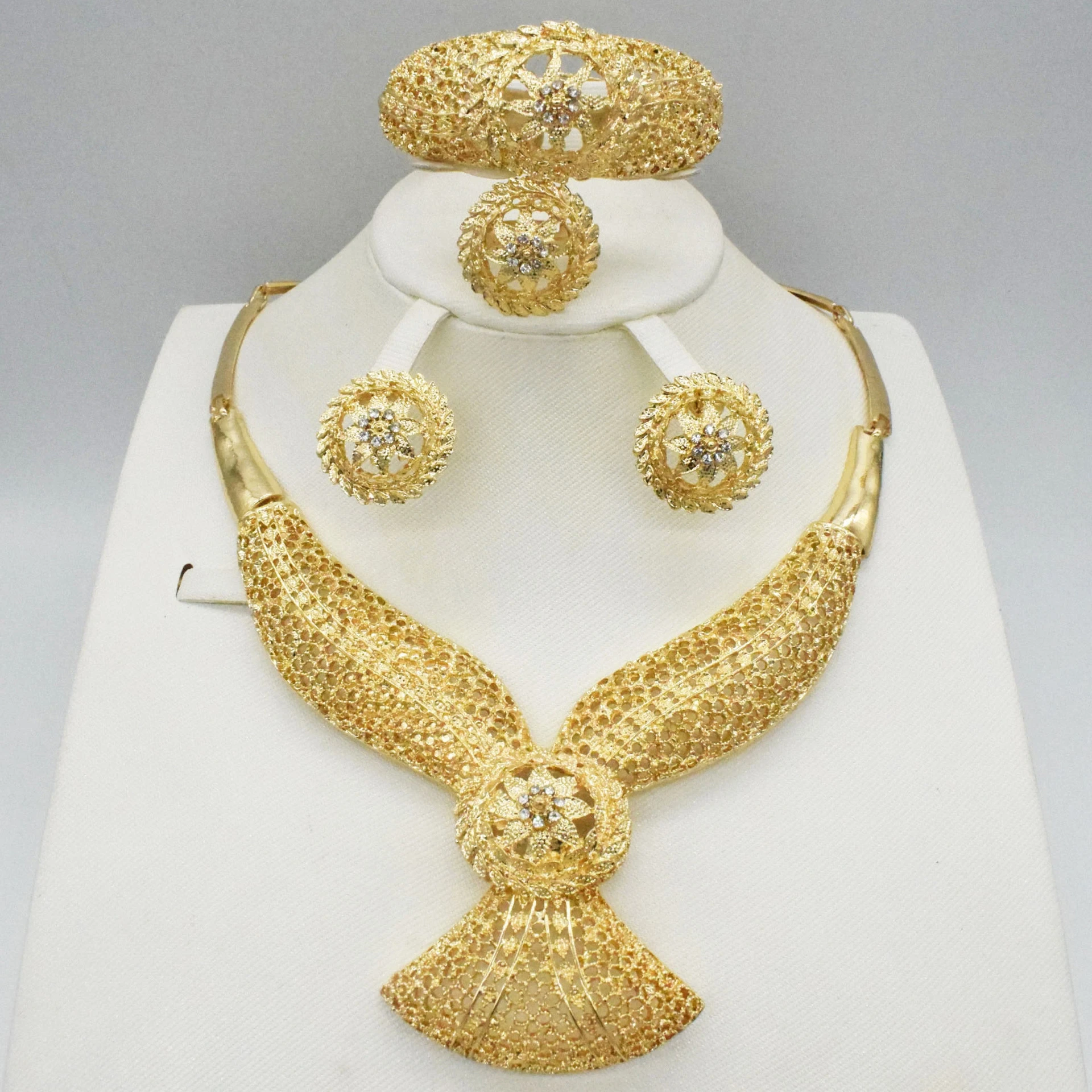 4pcs 18k Gold Plated High End Bridal Wedding Jewelry Necklace Sets 1