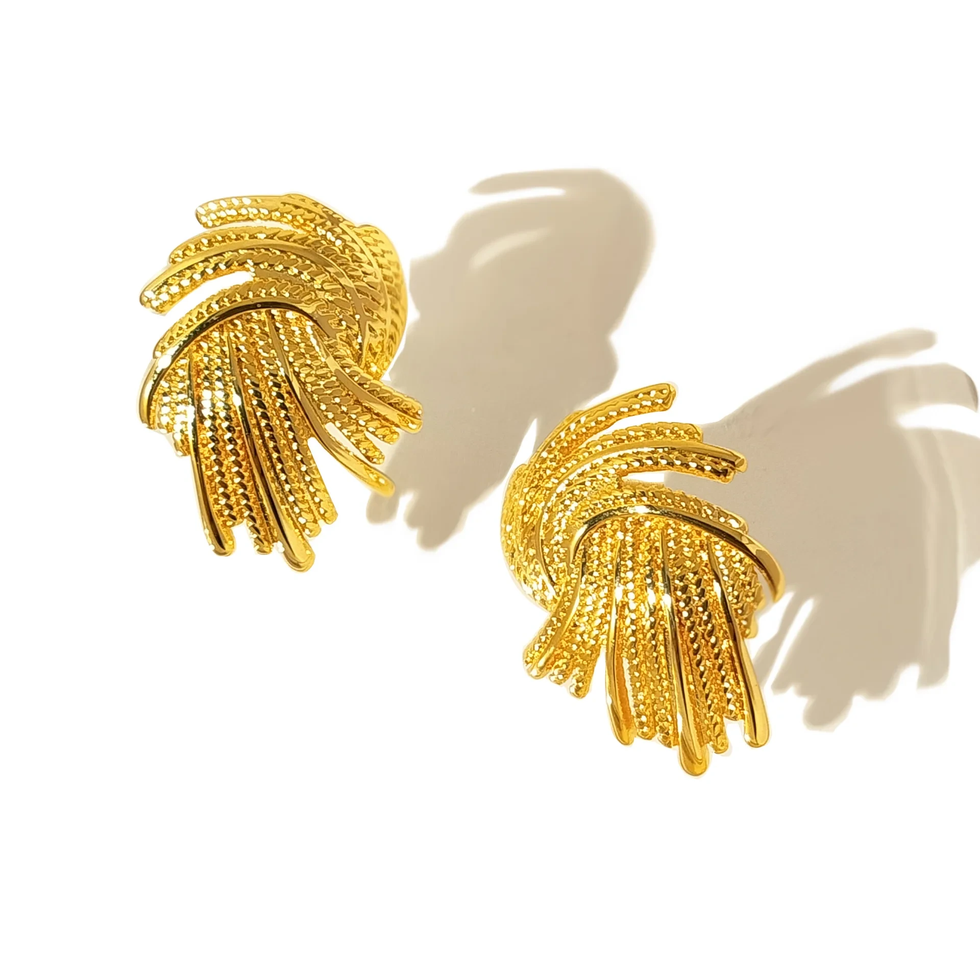 French Stainless Steel Geometric Earrings 18k Gold Earrings Jewelry New 2024 Stud Earrings For Women 18k Gold Plated 1