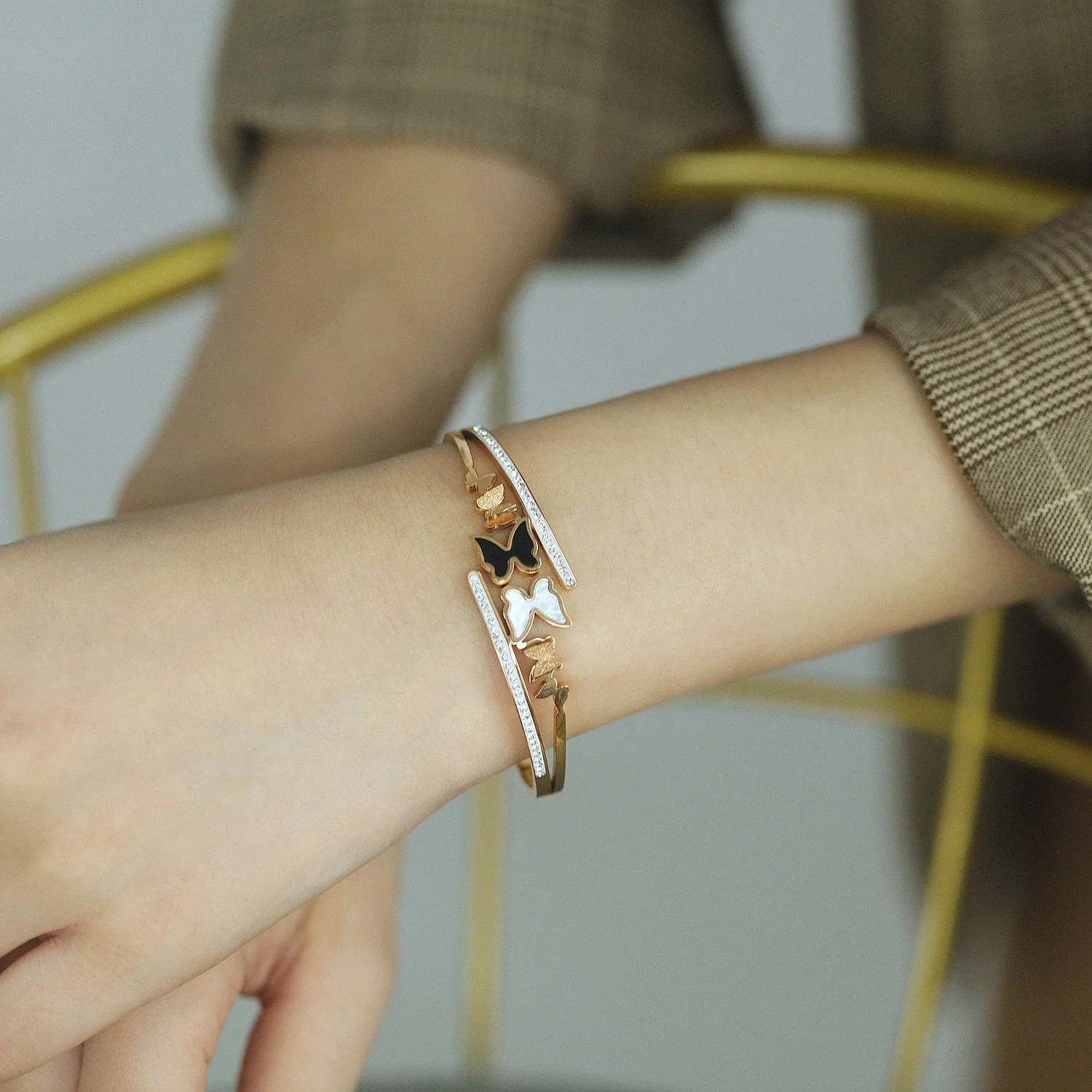 Fashion Jewelry Personality Rose Gold Matte Butterfly Titanium Steel Bracelet Diamond Cz Bracelet Bangle 1