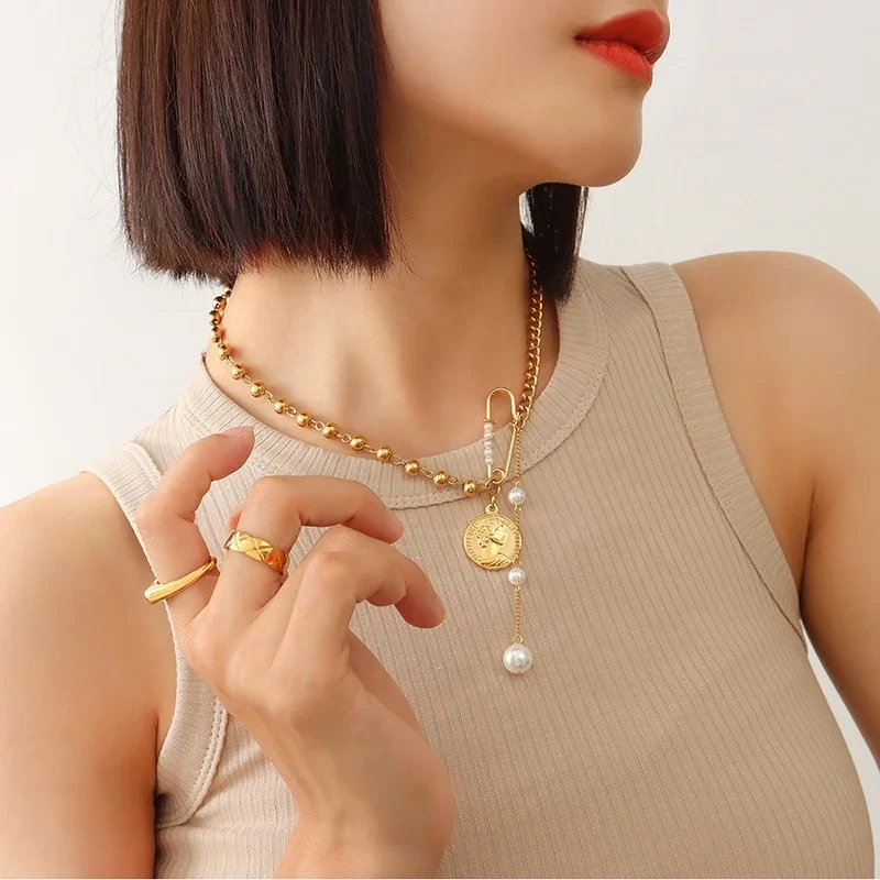 Fashion Design 18k Gold Plated Baroque Brooch Pearl Necklace Women Titanium Steel Jewelry 1