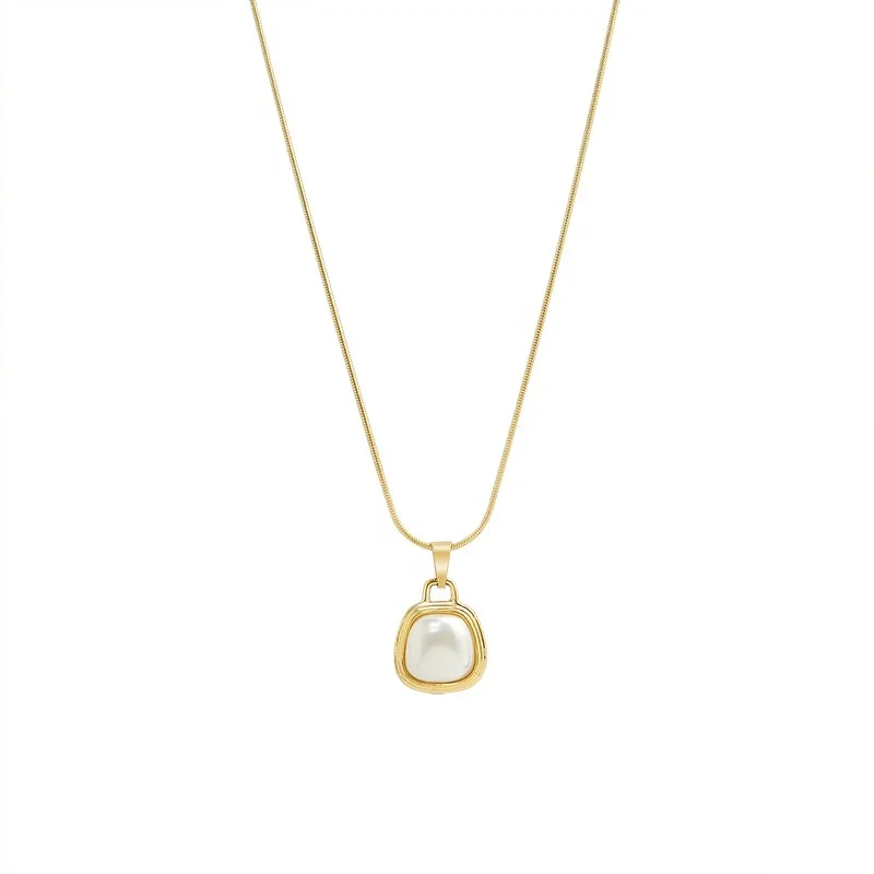 Fashion Titanium Steel 18k Gold Plated Luxury Black And White Imitation Pearl Necklace For Couple Lover 1