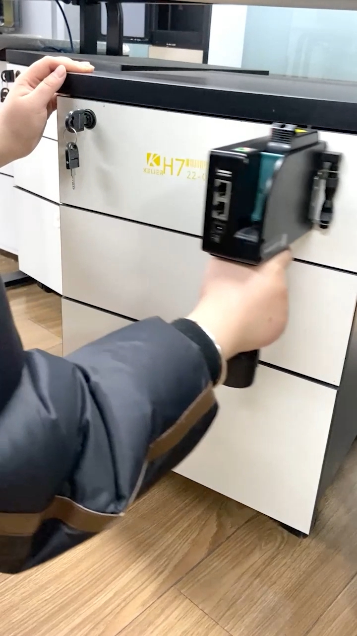 KELIER thermal barcode printer date inkjet printing machine Use the yellow ink cartridge to print on Glass 1