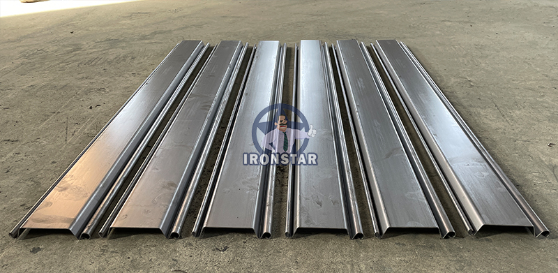 آلة تشكيل لفة الباب بمصراع شريحة IRONSTAR 100 مم في إندونيسيا 3