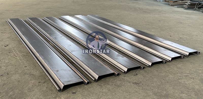 آلة تشكيل لفة الباب بمصراع شريحة IRONSTAR 100 مم في إندونيسيا 4