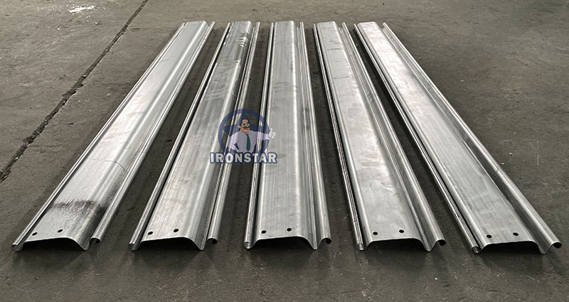 IRONSTAR 4 inch roller shutter door roll forming machine in America 4