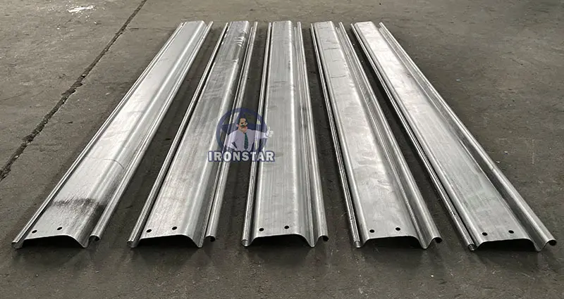 Roller Shutter Door Forming Machine for Sale for Prefabricated ContainersTianjin Port 4