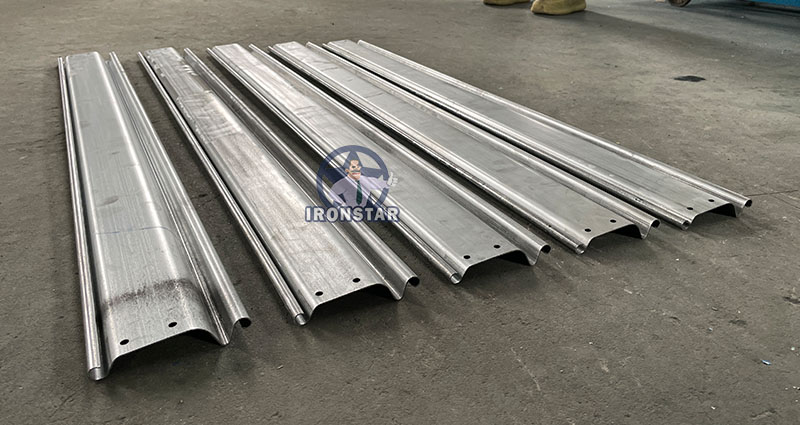 IRONSTAR 4 inch roller shutter door roll forming machine in America 3