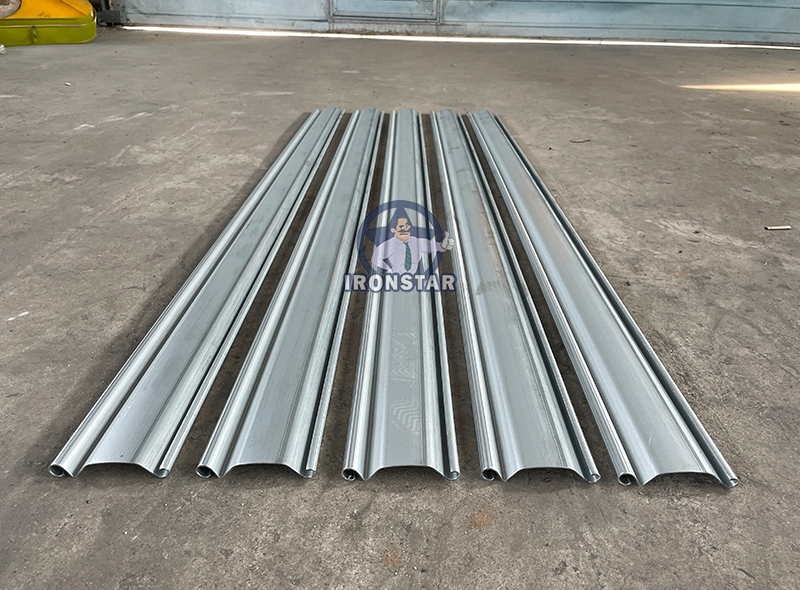 Machine de formage de portes de volet roulant IRONSTAR 85 mm en GUYANE 2