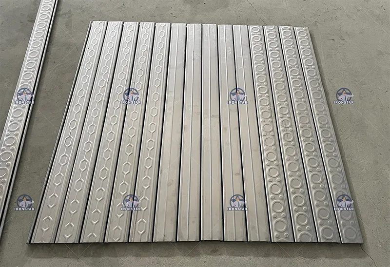 Professional Roller Door Roll Forming Machine Company for Construction 5