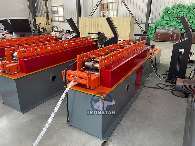 آلة تشكيل خرزة الزاوية المثقبة من IRONSTAR 9