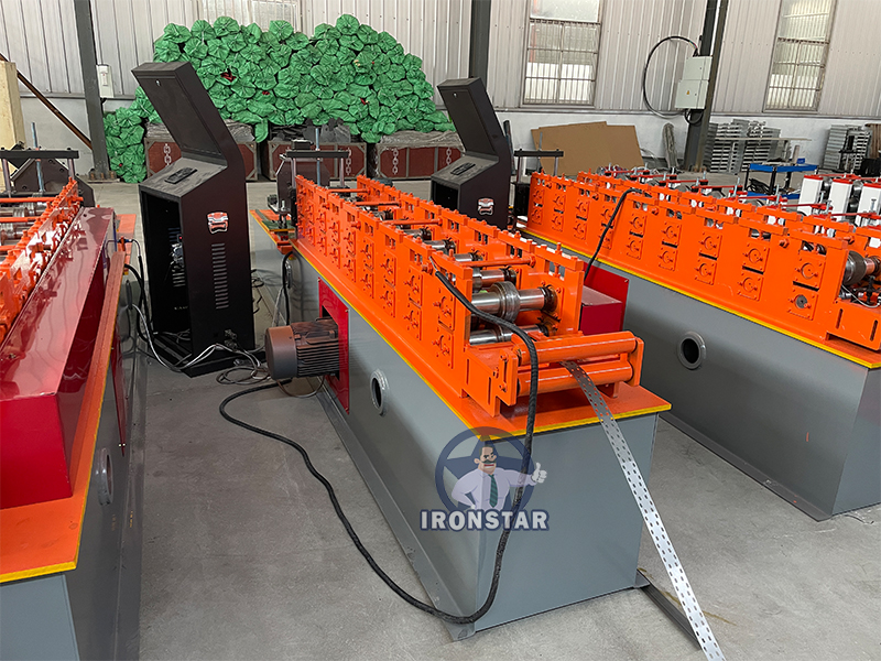 آلة تشكيل خرزة الزاوية المثقبة من IRONSTAR 10