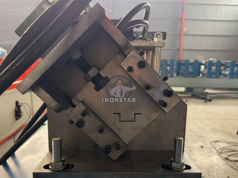 ماكينة تشكيل لفائف أوميغا ذات الثقوب من شركة IRONSTAR في الولايات المتحدة 10