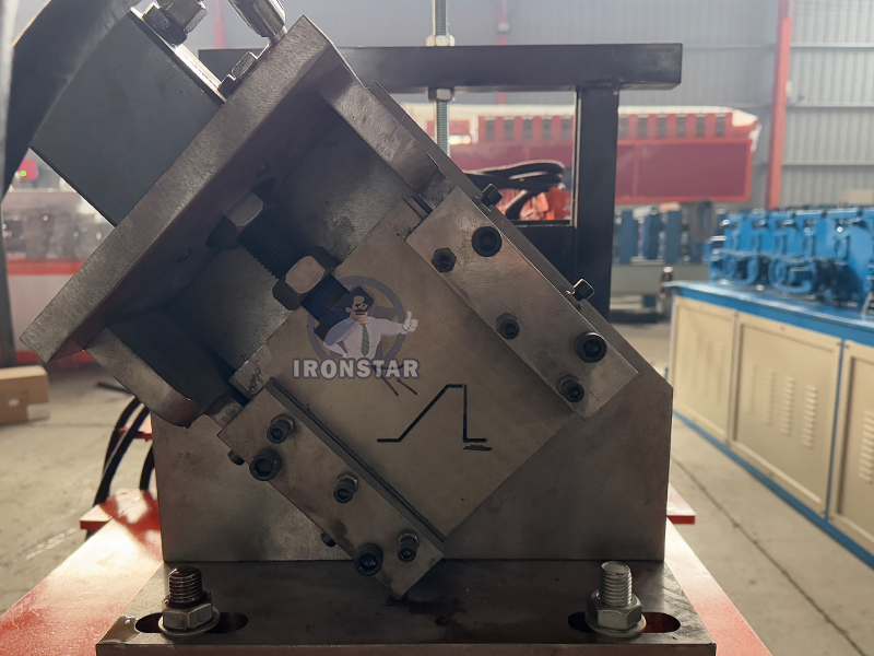 Máquina perfiladora de perfiles omega para perforación de agujeros en EE. UU. 8