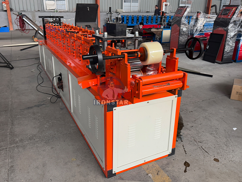 Máquina perfiladora de perfiles omega para perforación de agujeros en EE. UU. 6