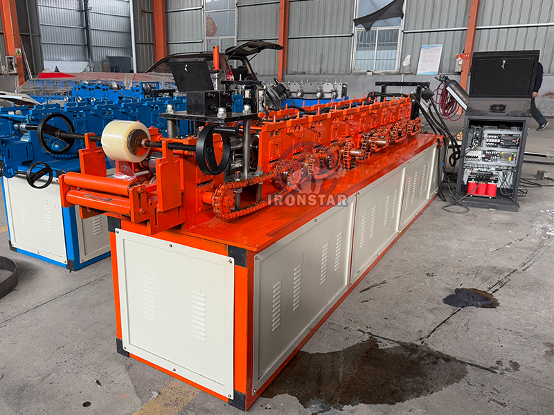 Máquina perfiladora de perfiles omega para perforación de agujeros en EE. UU. 7