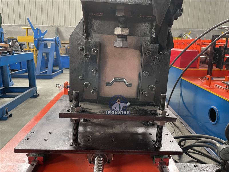 Станок для профилирования гипсокартона Omega profile hat keel ceiling roll forming machine for ОАЭ 4