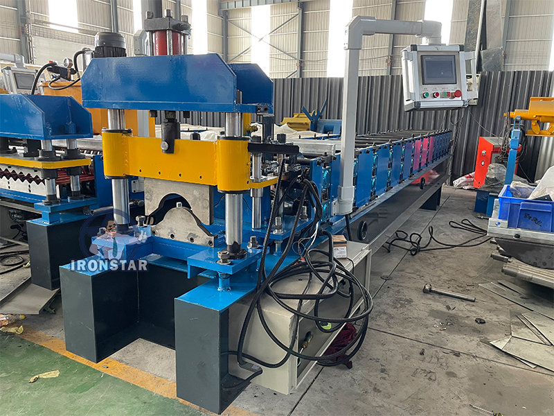 Máquina formadora de cumbreras 4