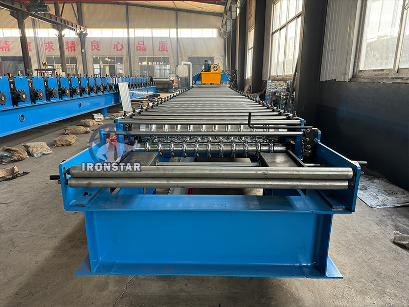 736 800 836 thin thickness 0.12 0.14-0.4mm corrugated roof sheet roll forming machine in Indonesia 8