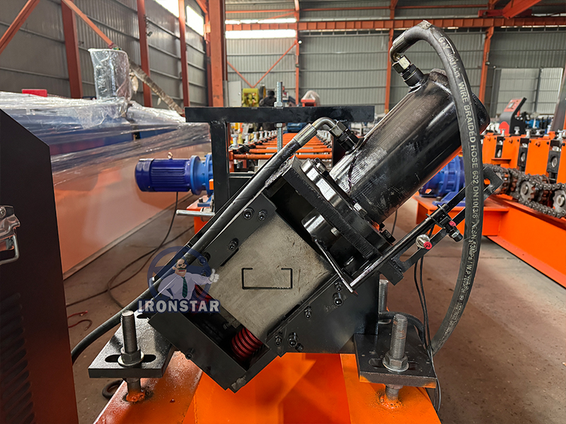 IRONSTAR 100mm C purlin roll foring machine in Brazil 7