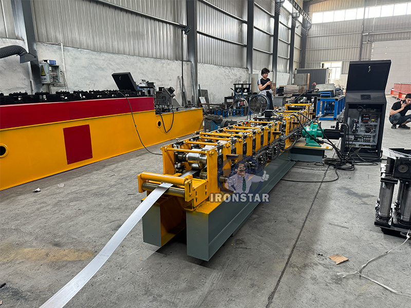 Máquina perfiladora de perfiles en J para la construcción en Kazajstán 7