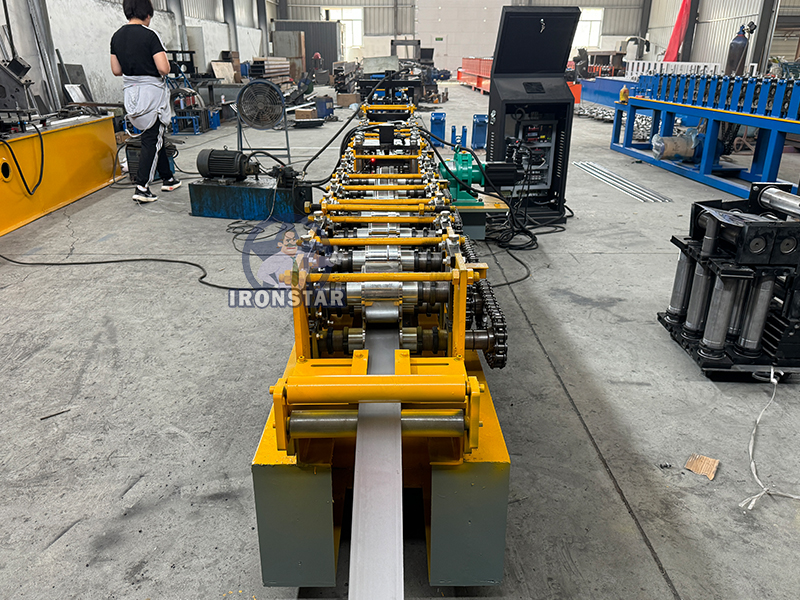 Máquina perfiladora de perfiles en J para la construcción en Kazajstán 5