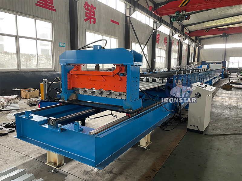 Tracking cutting trapezoidal roofing sheet roll forming machine for Saudi Arabia 4