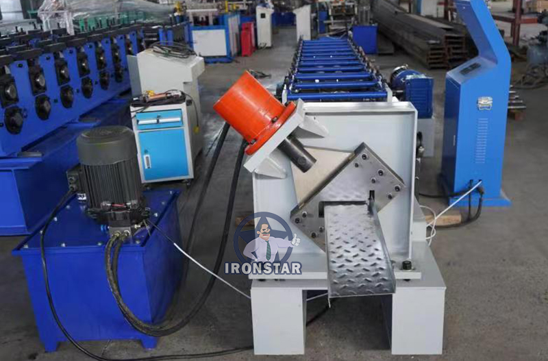 Automatic operating high speed metal z purlin steel roll forming machine 4