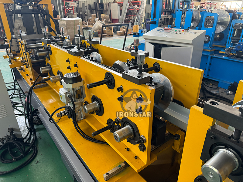 Machine automatique de fabrication de pannes en U à dimensions variables de 60 à 200 mm pour le Kazakhstan 5