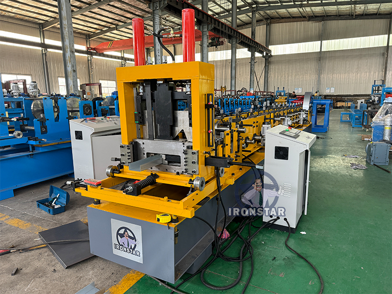 Machine automatique de fabrication de pannes en U à dimensions variables de 60 à 200 mm pour le Kazakhstan 7