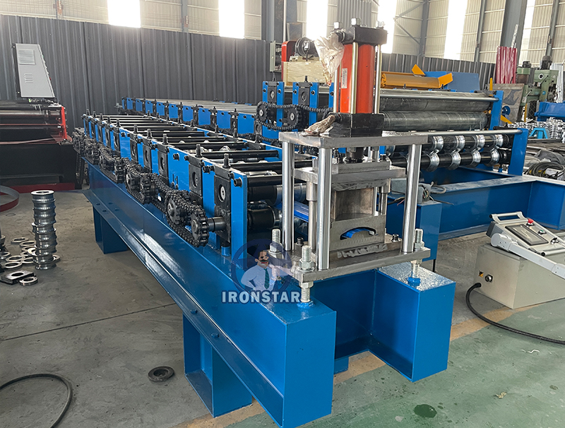 Máquina perfiladora de vallas metálicas para Hungría 5