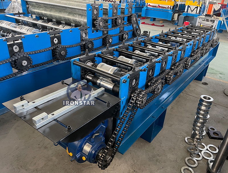 Máquina perfiladora de vallas metálicas para Hungría 9