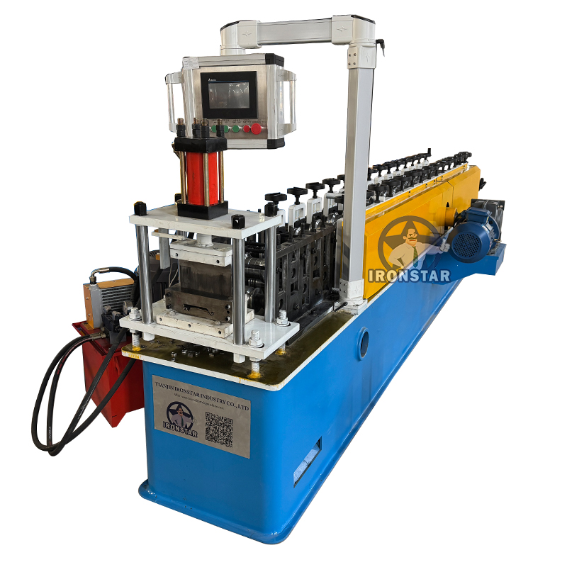 Rolling shutter door roll forming machine in Nicaragua 2
