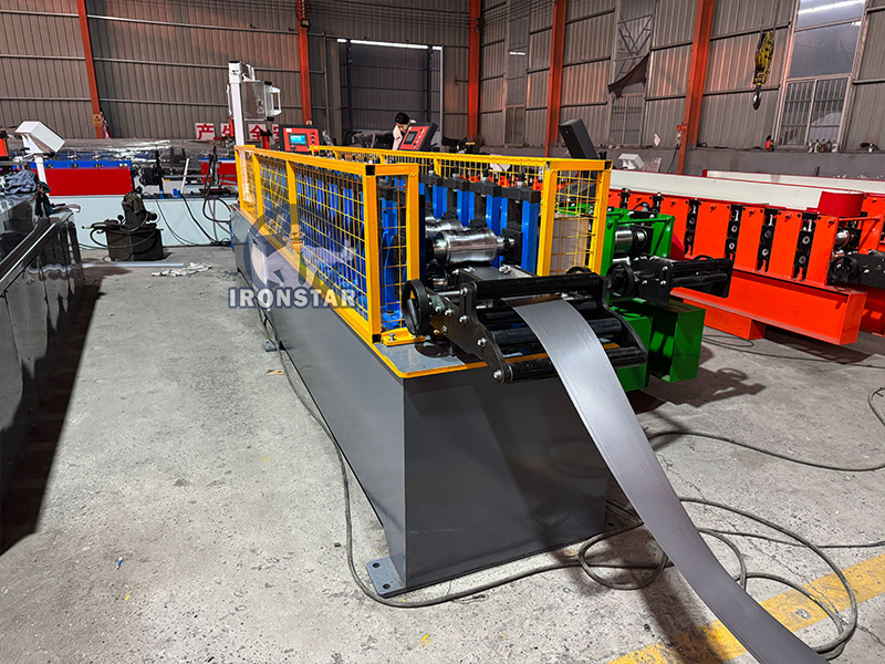Rolling shutter slat door roll forming machine for Mexico 4